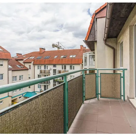 Pluto - 15 Min To Old Town Quarto em Acomodações Particulares