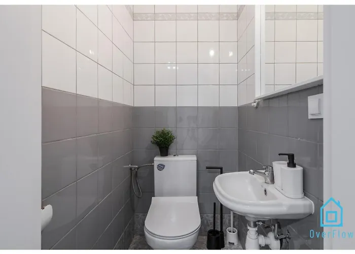 Pluto - 15 Min To Old Town Habitación en casa particular *