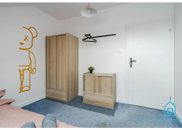 Habitación en casa particular Pluto - 15 Min To Old Town *